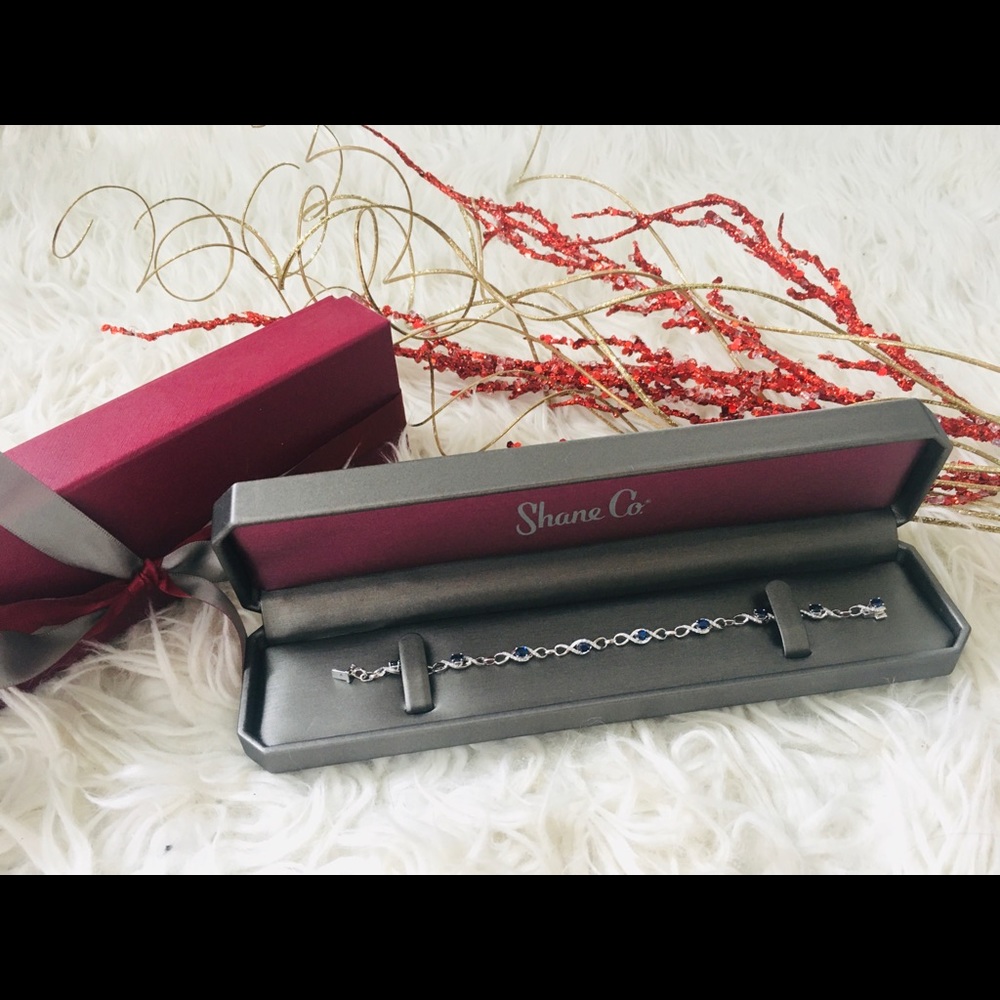 Gorgeous white gold sapphire bracelet